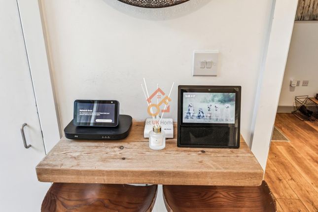 Flat 7, Blessingham House, 3 Shalfleet Drive, London photo 4