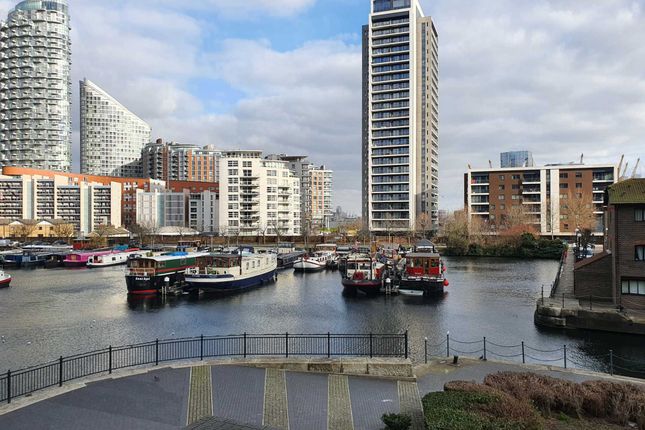 Flat to rent in Boardwalk Place, Canary Wharf