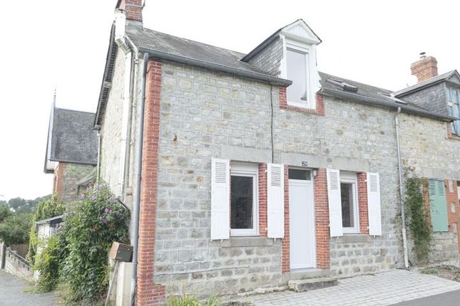 Thumbnail Cottage for sale in Le Neufbourg, Basse-Normandie, 50140, France