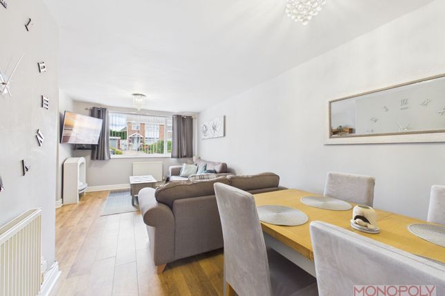 8 Menai Way, Wrexham photo 4