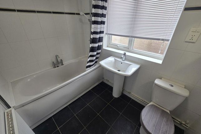 31, Bassett Street, Leicester photo 5