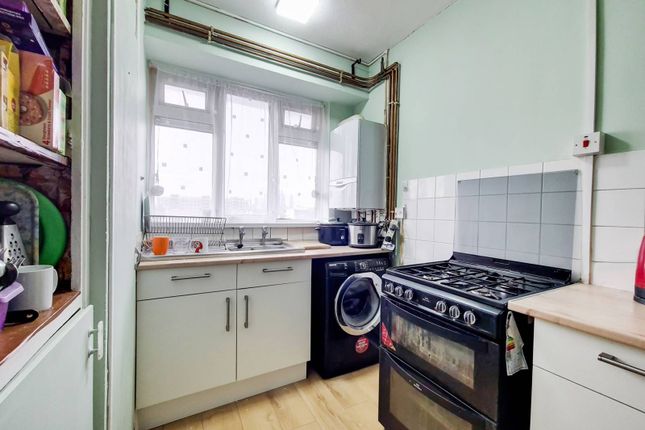Flat for sale in East Street, Elephant And Castle, London