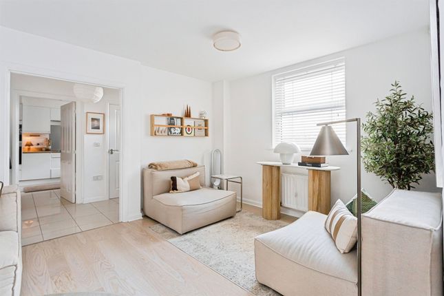 3, Trubwick Avenue, Haywards Heath photo 3