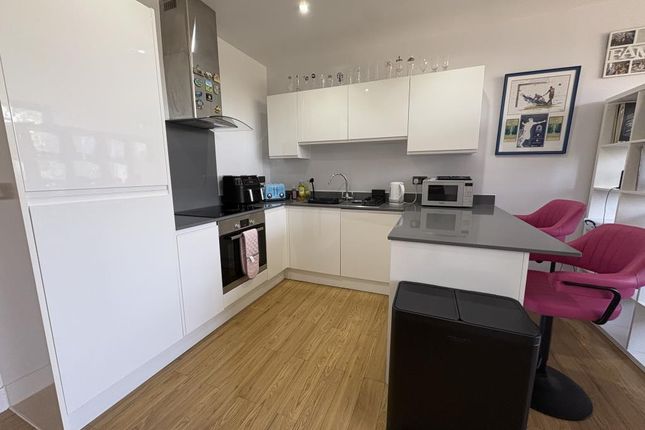 Flat 11 Grandera House, Staines Road West, Sunbury-on-thames photo 2