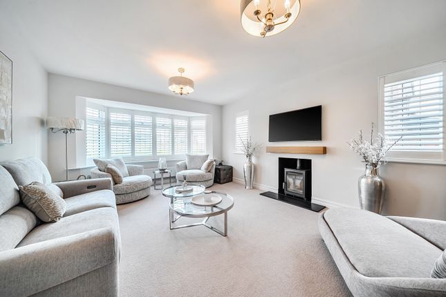 27, Harper Drive, Cranleigh photo 4