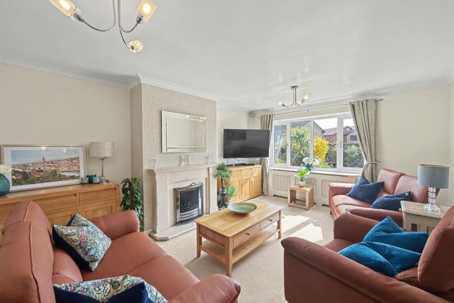 25, Vine Farm Close, Poole photo 2