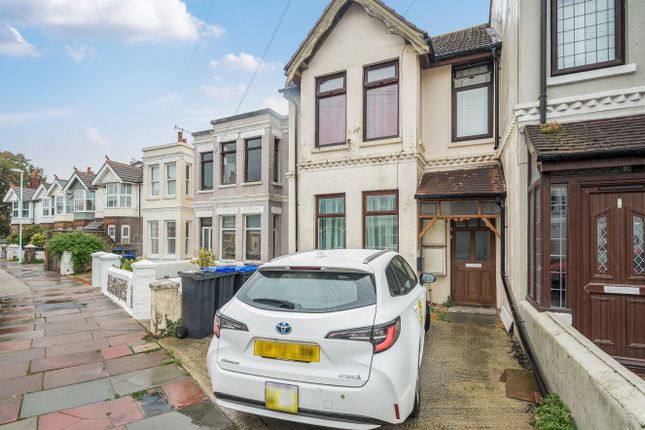 2-bed house on GFF, 64, Westcourt Road, West Sussex, £1,250/mo