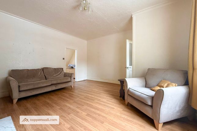 18, Woodland Terrace, Bacup photo 3