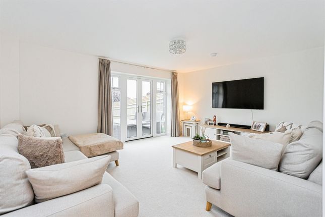 6, Walder Close, Haywards Heath photo 4