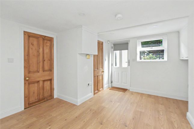 12, Broomfield View, West Yorkshire photo 4