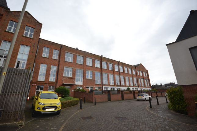 Thumbnail Penthouse to rent in Wheatsheaf Way, Leicester