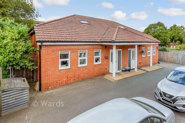2-bed house on Harestone Cottage, New Hythe Lane, Aylesford, £400,000