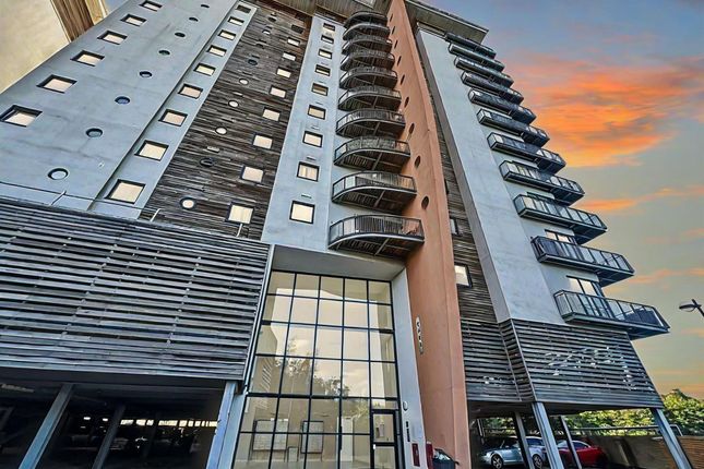 Roma, Victoria Wharf