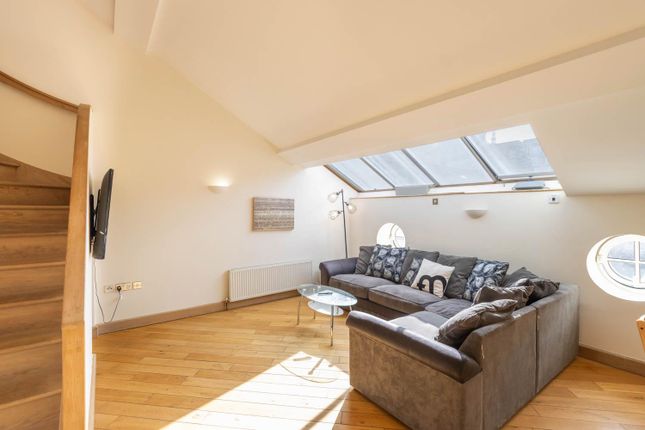 Flat for sale in The Old Chapel, St. Pauls Square