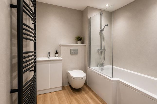 6, Place Farm Avenue, Orpington photo 4