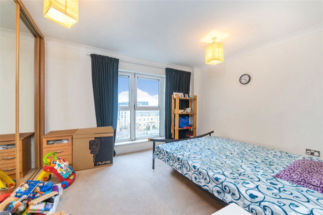 Flat to rent in Langbourne Place, Cubitt Town