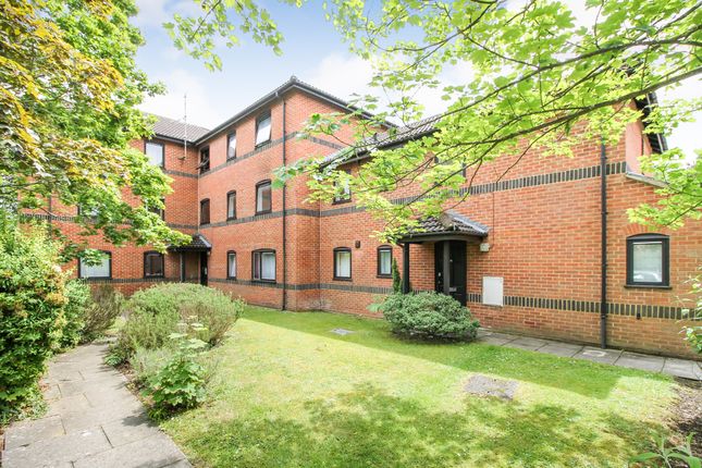 Thumbnail Flat to rent in Wetherby Gardens, Farnborough, Hampshire