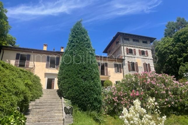 Villa for sale in Via Per Bronno, Como (Town), Como, Lombardy, Italy