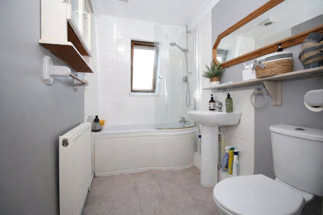 1 Saxon Mews,, Draymans Way, Alton photo 4