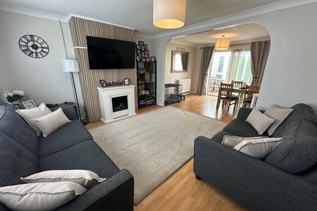 39, Woodlands Avenue, Brecon photo 2