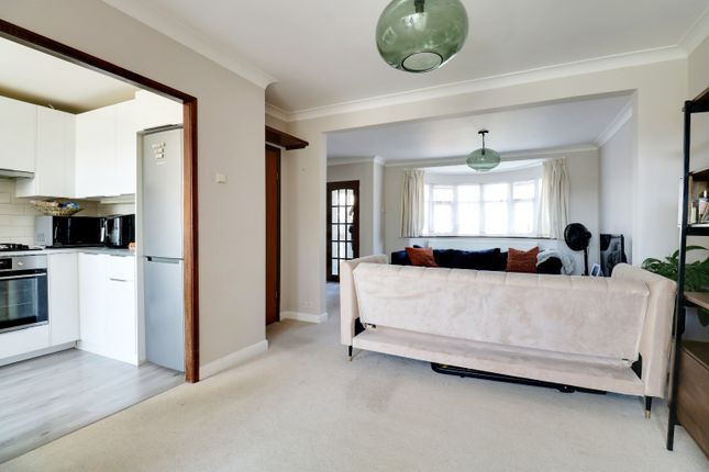 134 Longmead Drive, Sidcup, Kent photo 4
