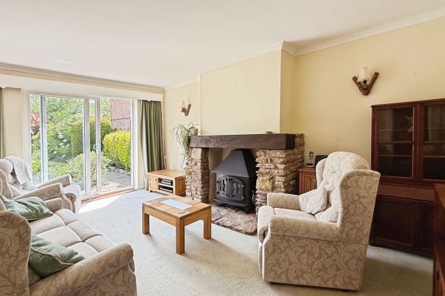 102, High Street, Westbury photo 2