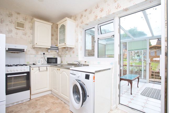 4, Dallas Brett Crescent, Kent photo 3
