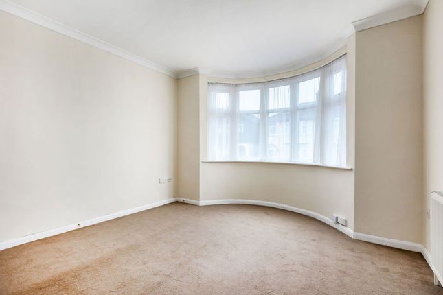 44, Gouge Avenue, Gravesend photo 4