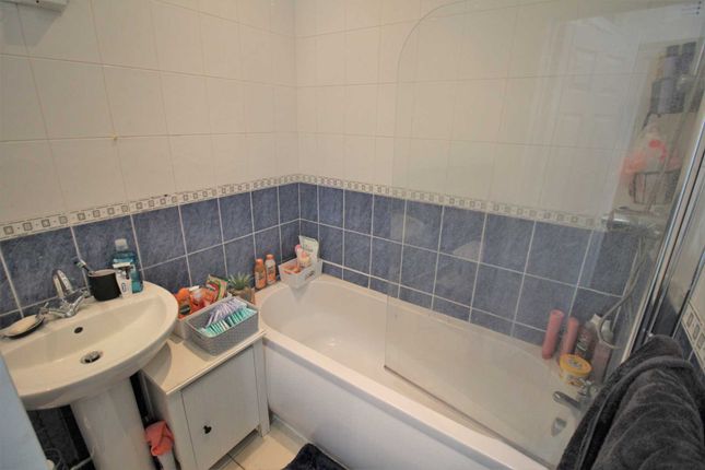 Flat for sale in The Old School House, Charlton Road
