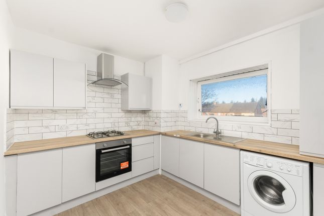 5, Paxstone Crescent, Shotts, North Lanarkshire photo 3
