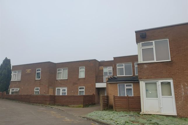 Thumbnail Flat to rent in Comet Close, Leicester