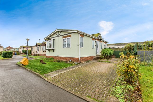 2-bed caravan on 6, Osborne Park, Osborne Road, Wisbech, £70,000