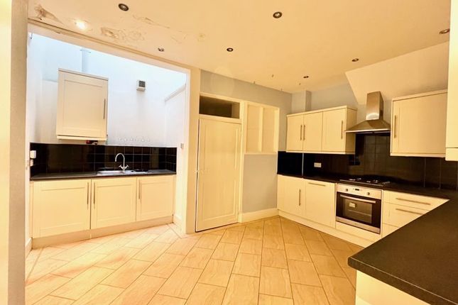 Flat for sale in Manor Road, Bexley