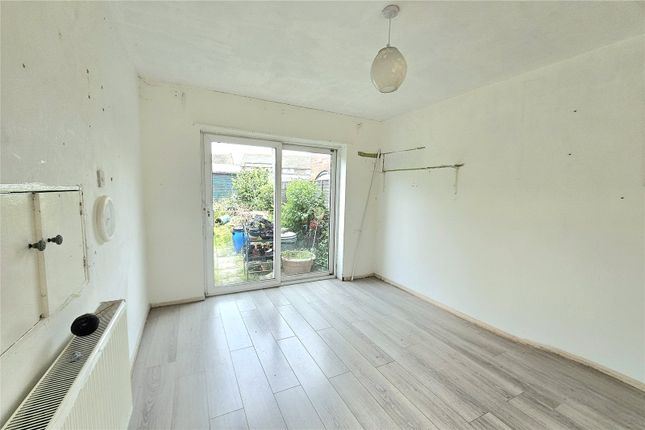 28, Bracknell Road, Surrey photo 3