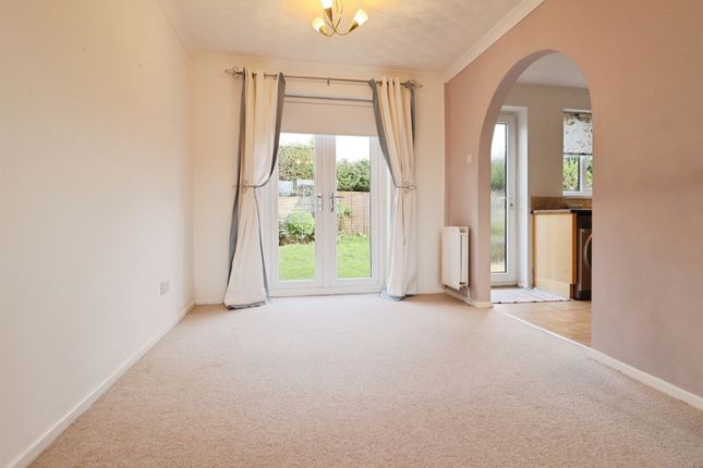 46, Cosmeston Drive, Penarth photo 4