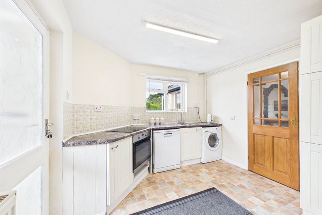 2 Broadlands,, Bishops Tawton, Devon photo 4