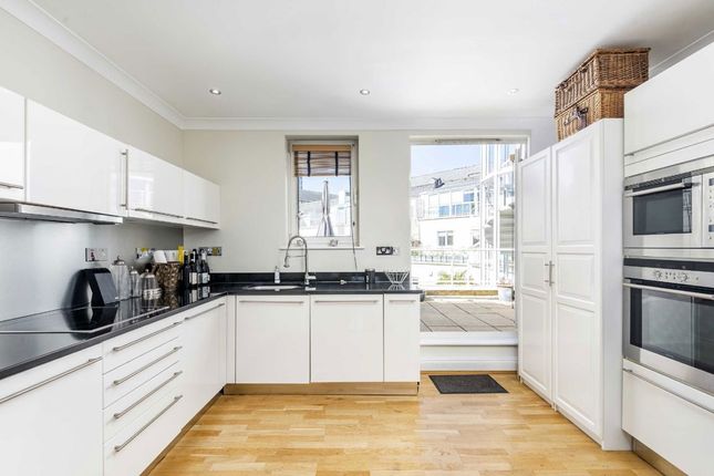 51, Carlyle Court, London photo 4