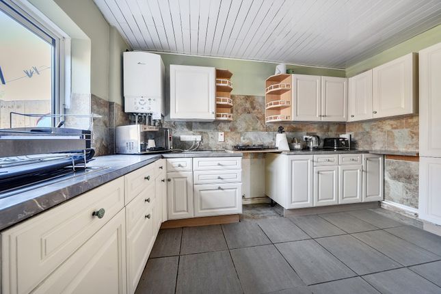 32, Paxman Avenue, Colchester photo 4