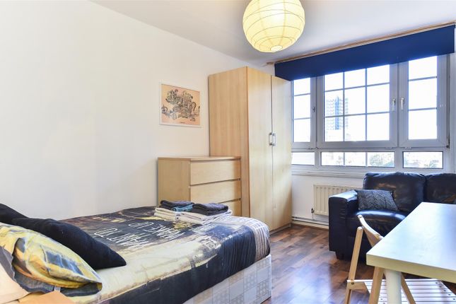Flat 54, Everard House, Boyd Street, London photo 2