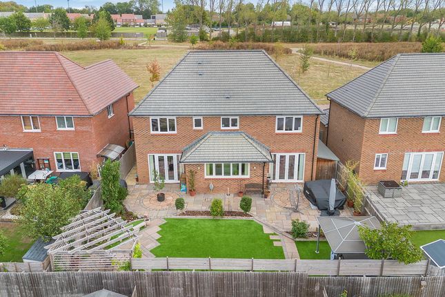 5, Torpy Close, Milton photo 2