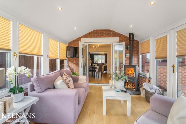 26, Willow Park, Accrington photo 2