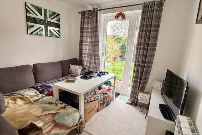22, Woodpecker Way, Northampton photo 3