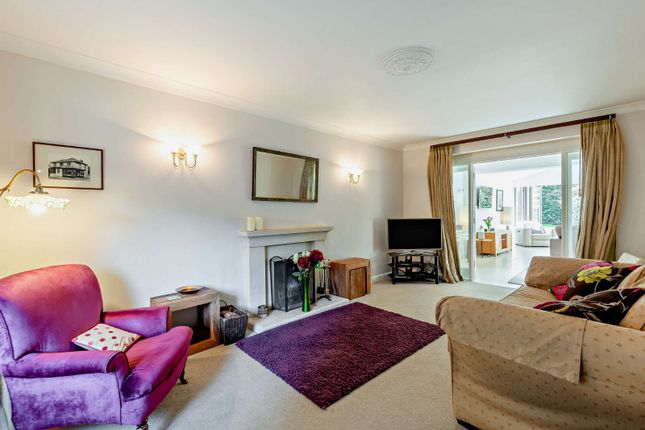 38, Llanvair Drive, Berkshire photo 2