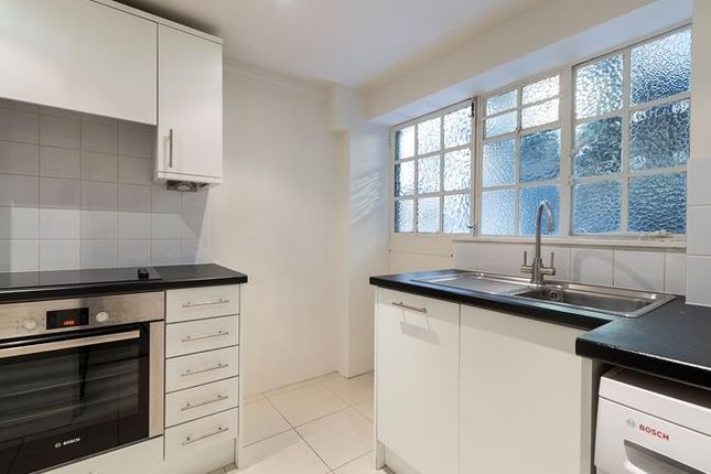 Flat 19, London photo 2