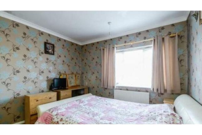 Terraced house for sale in Fairfax Avenue, Harrogate