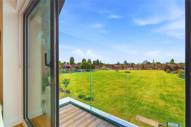6, Phoenix Court, 39, Groom Crescent, London photo 2