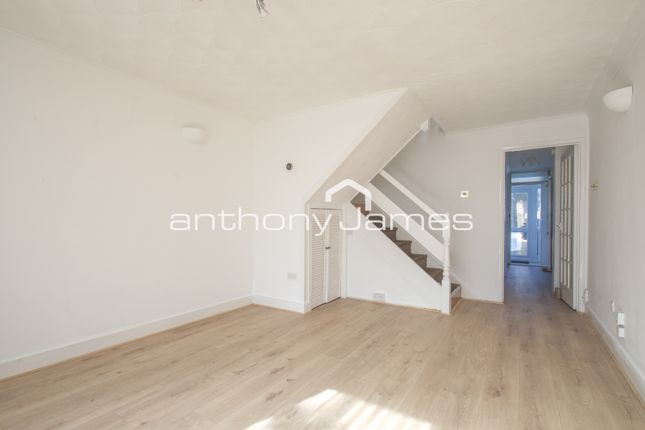 298 Phoenix Place, DARTFORD photo 3