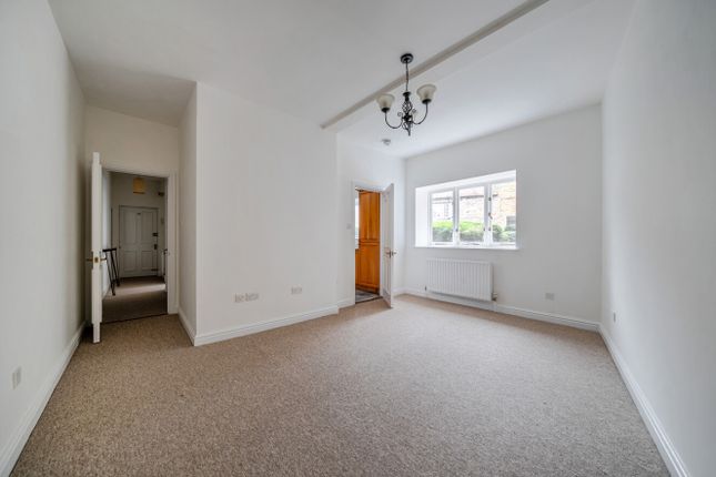 Flat 7, Langford House,, Gloucester Street, Oxfordshire photo 3
