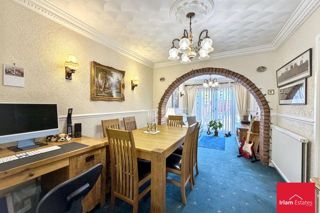 74 New Moss Road, Manchester photo 4