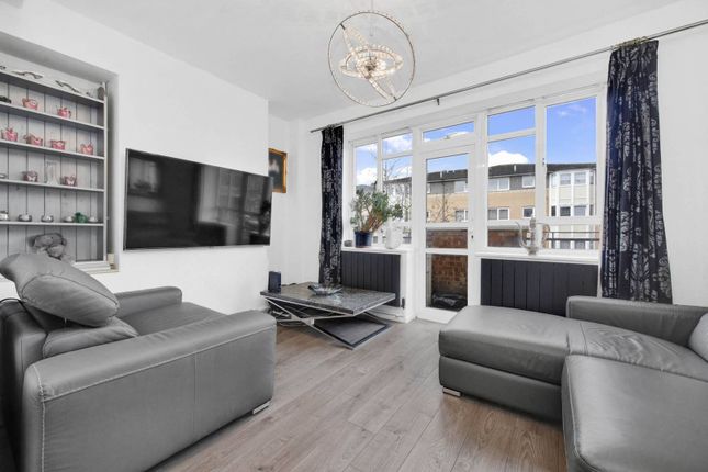 Thumbnail Maisonette for sale in Wray Crescent, Stroud Green, London